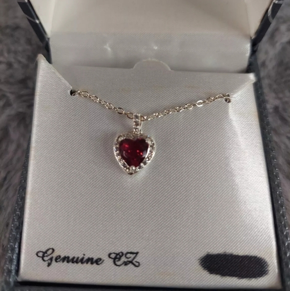 CITY ROX Cubic Zirconia Halo Heart Pendant Necklace new in box - Picture 1 of 9